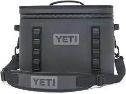 YETI TRUCKER HAT NAVY/WHITE