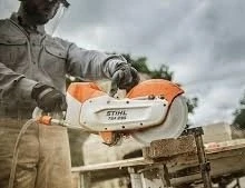 DEWALT 9 CUT OFF SAW **2 BATTERI