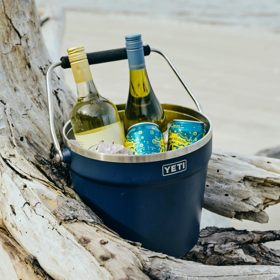 YETI Rambler Beverage Bucket | Navy
