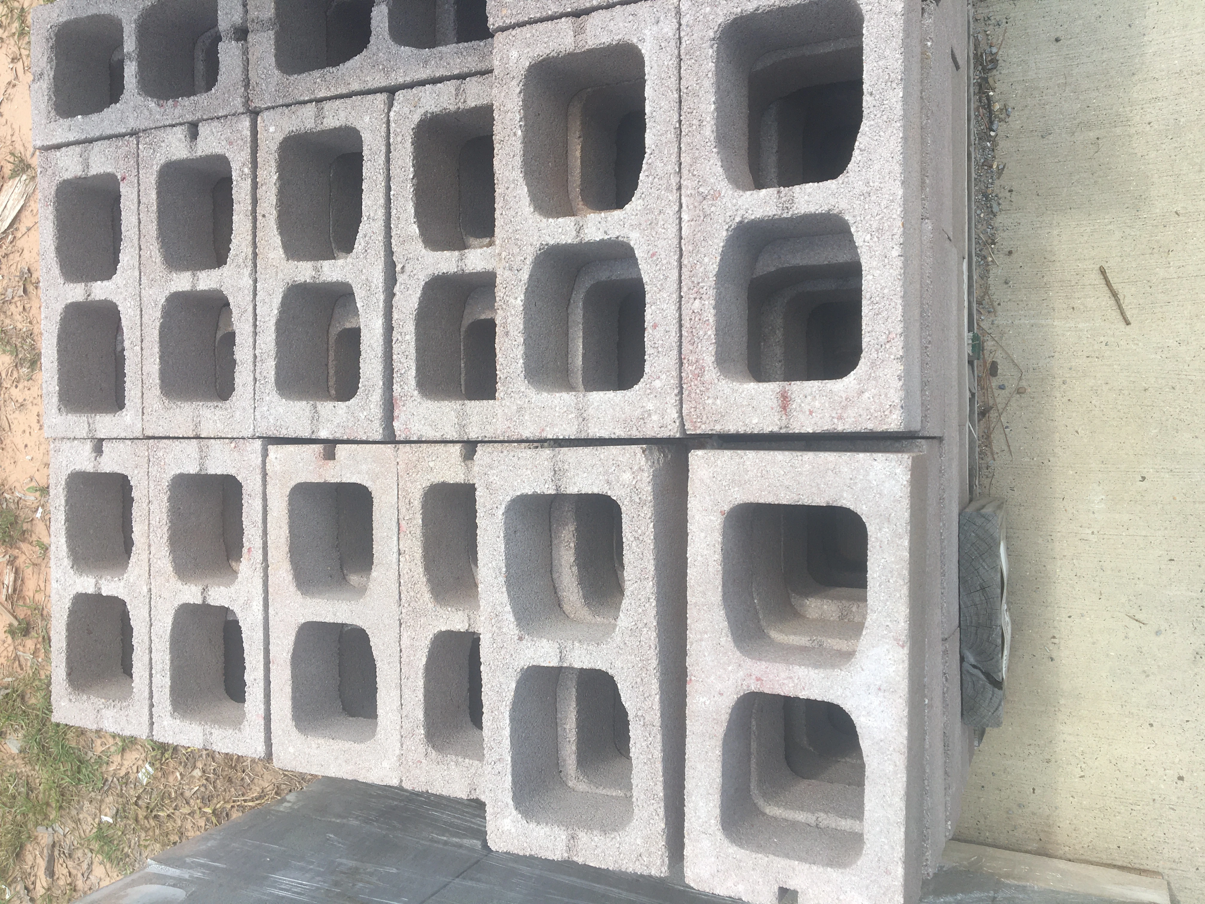 8'"X4"X16" HALF HI PARTITION BLOCK