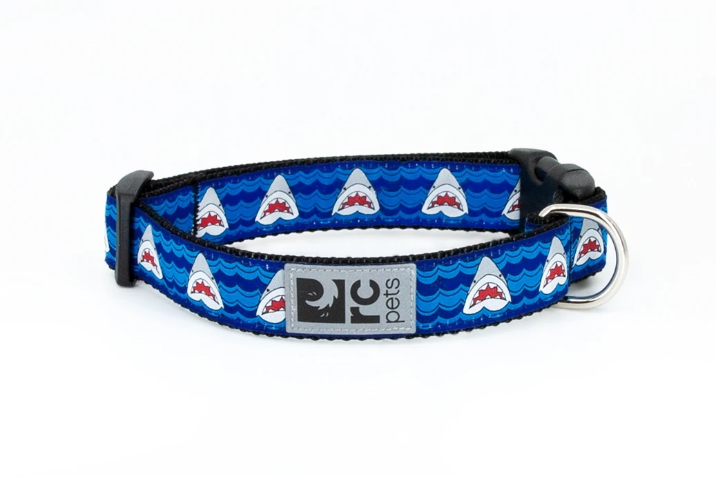 RC PETS 3/4" WIDE CLIP COLLAR SMALL SHARK ATTACK