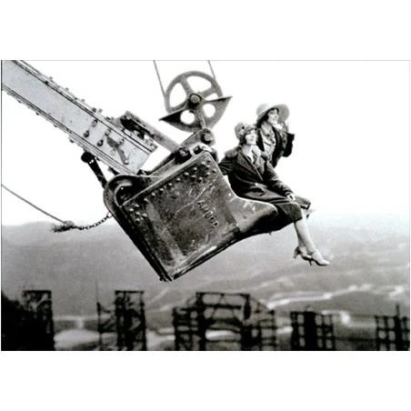 Avanti Press Ladies On Movie Lift America Collection Funny Birthday Card for Her / Woman