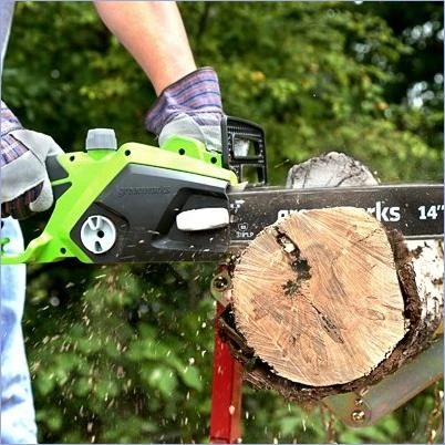 Electric Chain Saw, 14 Inch Bar Length, Lightweight and Corded