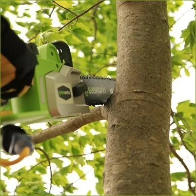 Electric Chain Saw, 14 Inch Bar Length, Lightweight and Corded