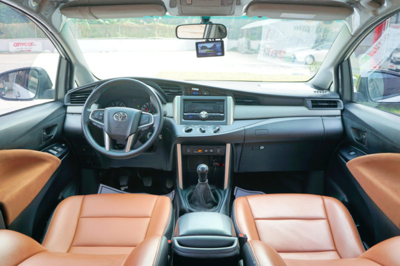 Toyota Innova 2.0MT 2018 - 14