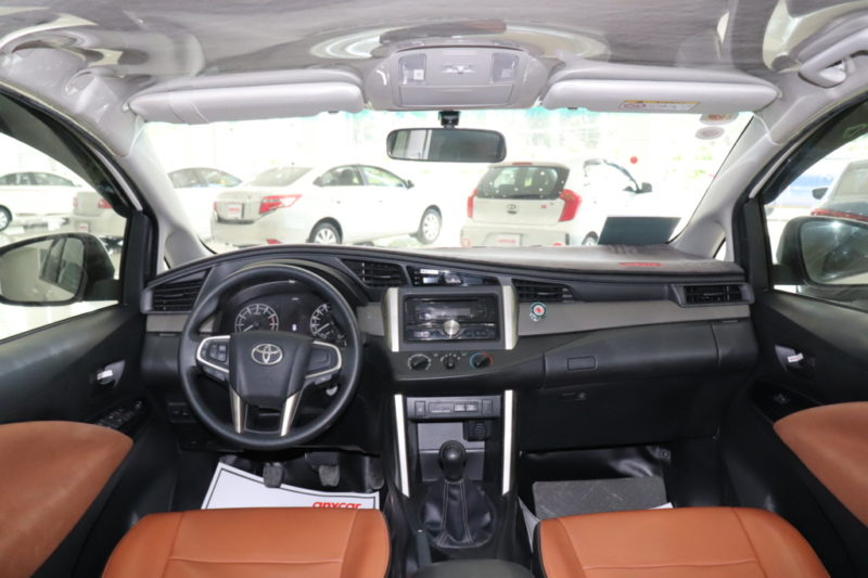 Toyota Innova 2.0MT 2017 - 27