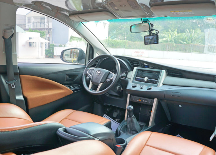 Toyota Innova 2.0MT 2018 - 23