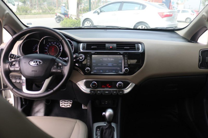 Kia Rio 1.4AT 2015 - 8