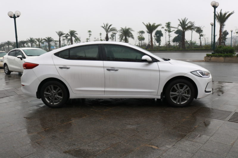 Hyundai Elantra GLS 1.6AT 2016 - 8