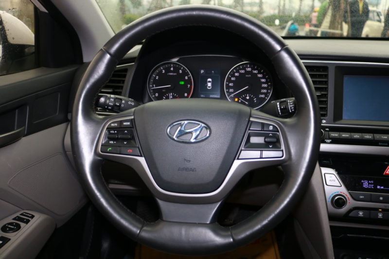 Hyundai Elantra GLS 1.6AT 2016 - 21