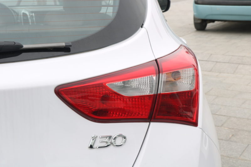 Hyundai i30 1.6AT 2014 - 12