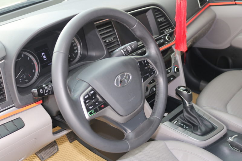 Hyundai Elantra GLS 1.6AT 2016 - 11