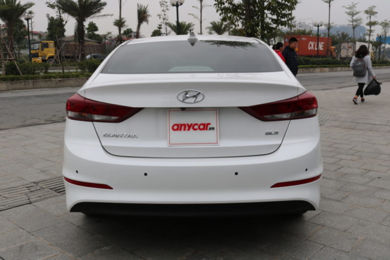 Hyundai Elantra 2.0AT 2017 - 6