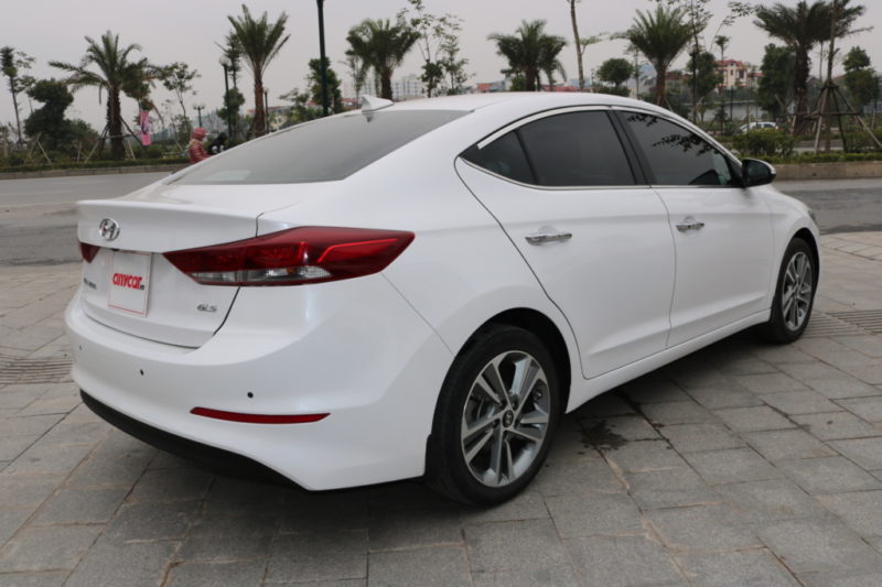 Hyundai Elantra 2.0AT 2017 - 7