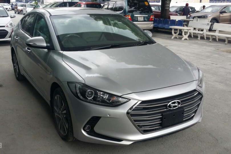 Hyundai Elantra MT 2017 màu trắng đẹp êm ru  Xe Cũ Đà Nẵng