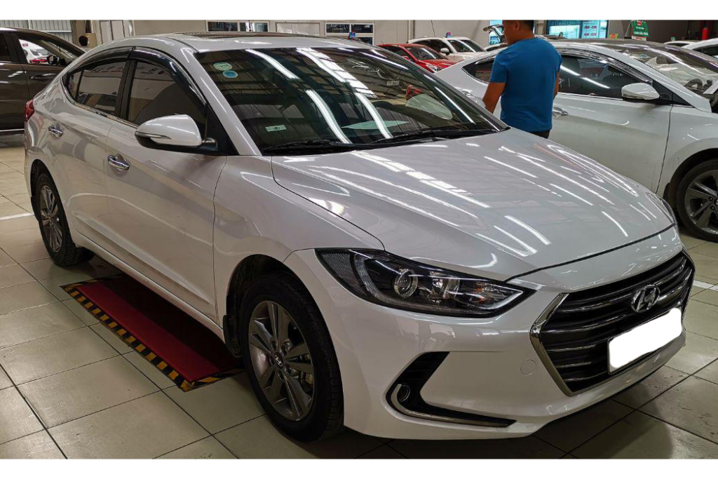 Hyundai Elantra 1.6AT 2016 - 1