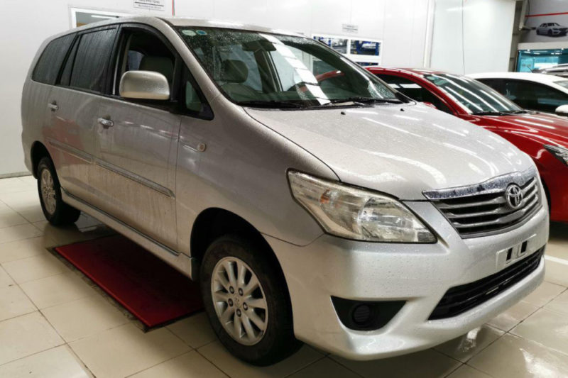 Toyota Innova 2.0MT 2013 - 1