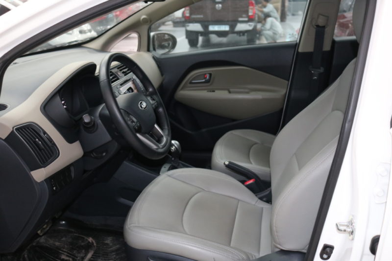 Kia Rio 1.4AT 2015 - 8