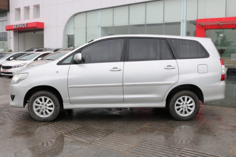 Toyota Innova 2.0MT 2013 - 4