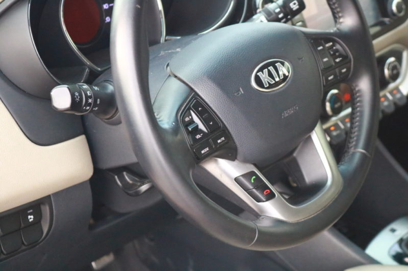 Kia Rio Hatchback 1.4AT 2015 - 16