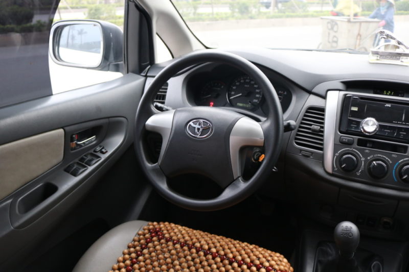 Toyota Innova E 2.0MT 2014 - 13