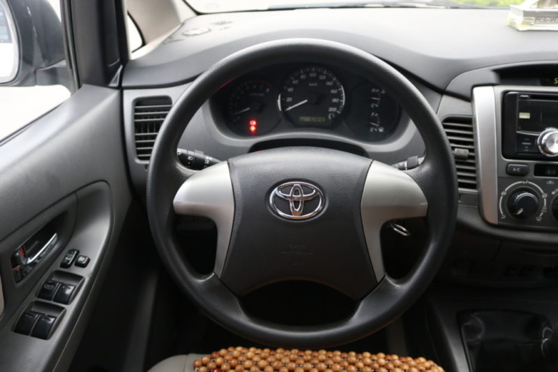 Toyota Innova E 2.0MT 2014 - 14