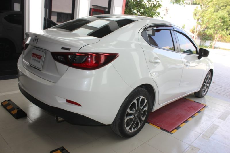 Mazda 2 Sedan 1.5AT 2016 - 6