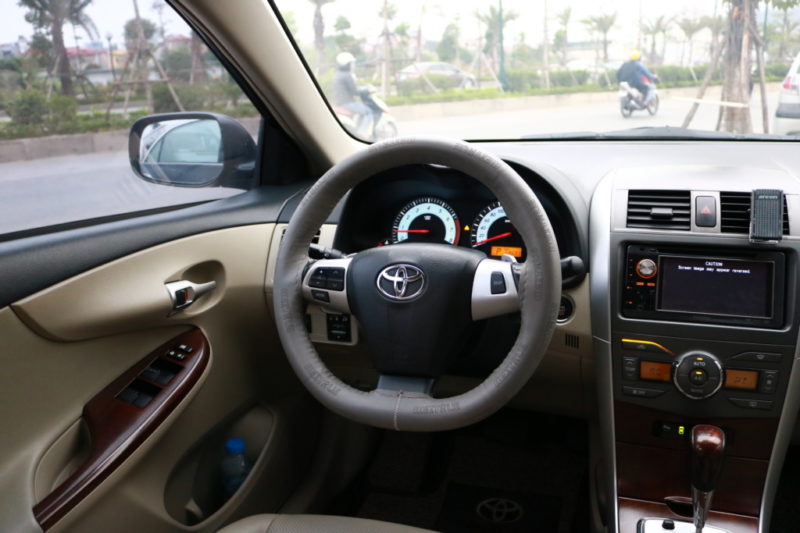 Toyota Corolla Altis V 2.0AT 2012 - 17