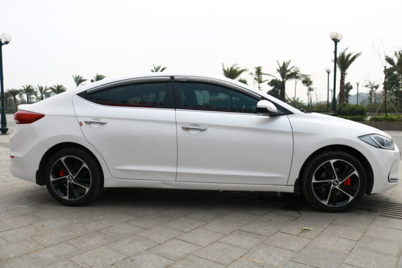 Hyundai Elantra GLS 2.0AT 2016 - 8