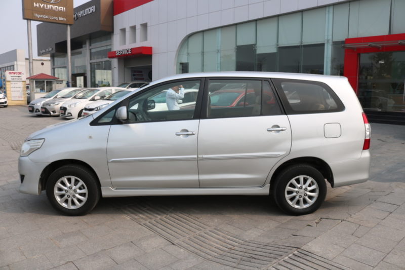 Toyota Innova E 2.0MT 2013 - 4