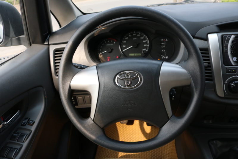 Toyota Innova E 2.0MT 2013 - 16