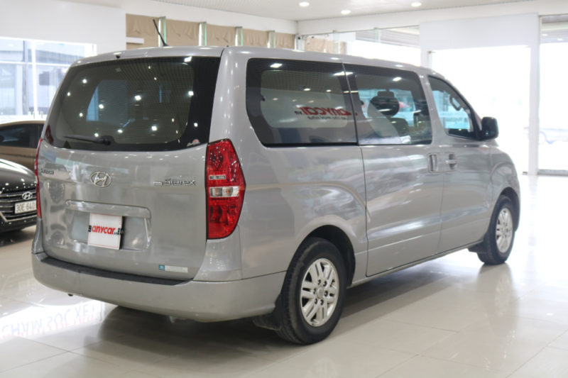 Hyundai Starex 2.4MT 2015 - 6