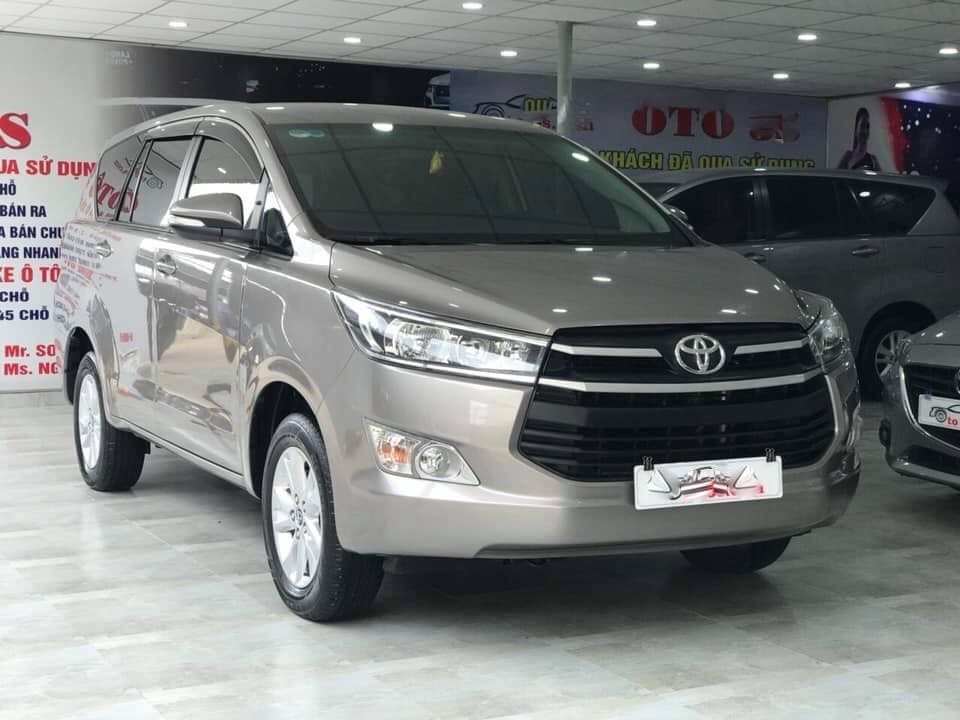 Toyota Innova E 2.0AT 2017 - 1