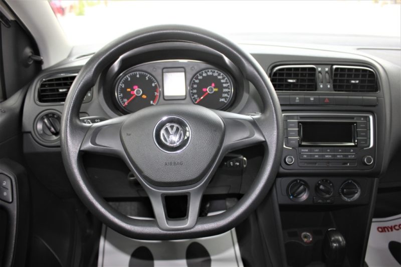 Volkswagen Polo 1.6AT 2016 - 12