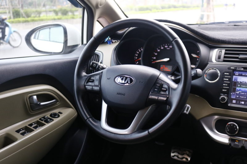 Kia Rio 1.4AT 2016 - 15