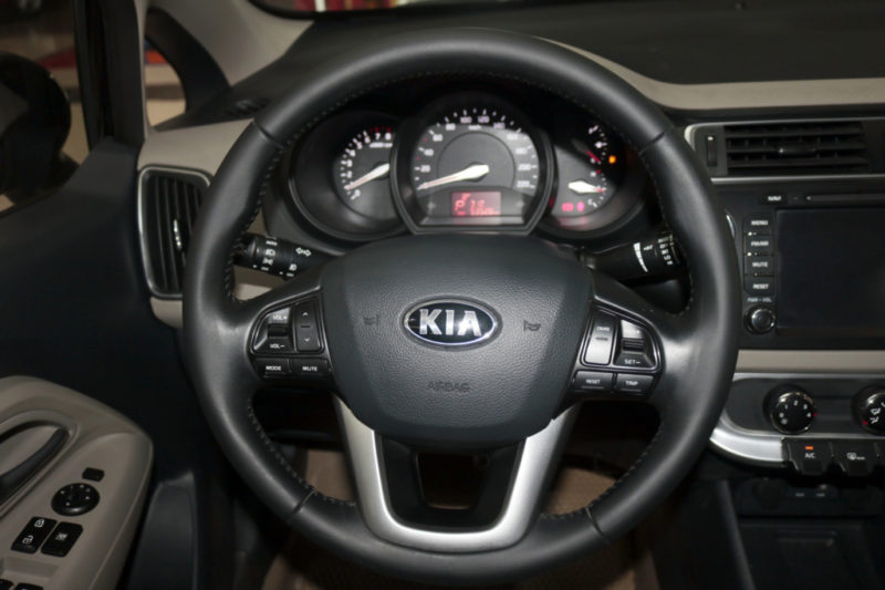 Kia Rio 1.4AT 2016 - 15