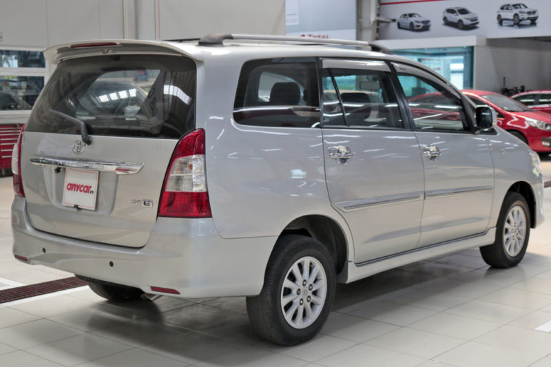 Toyota Innova E 2.0MT 2013 - 7