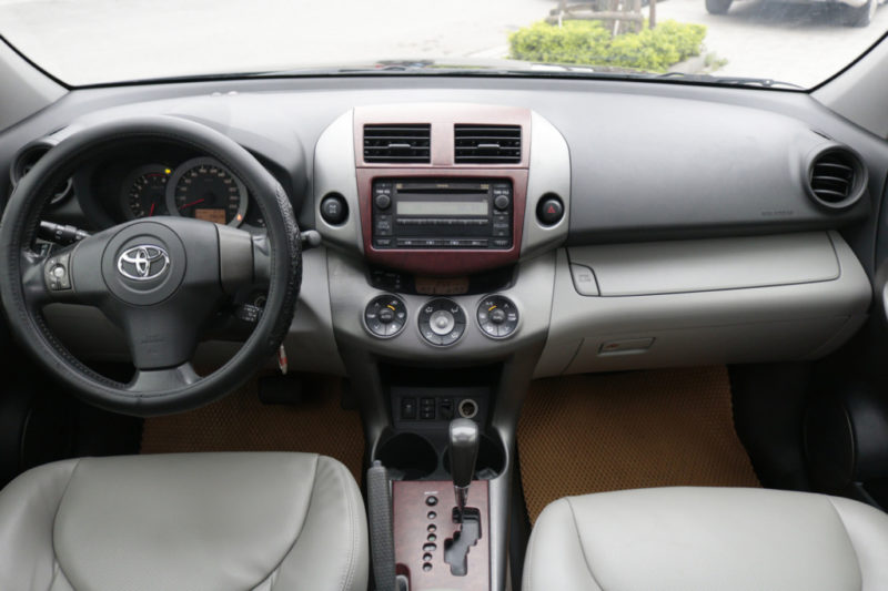 Toyota RAV4 2.4AT 2010 - 11