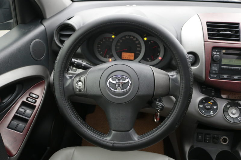 Toyota RAV4 2.4AT 2010 - 13