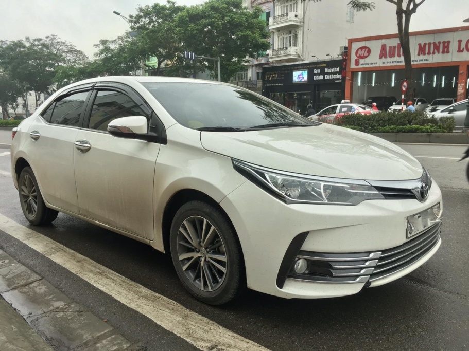 Toyota Corolla 1.8AT 2017 - 1