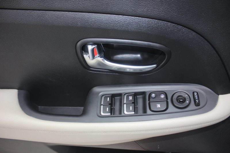 Kia Rondo GAT 2.0AT 2018 - 8