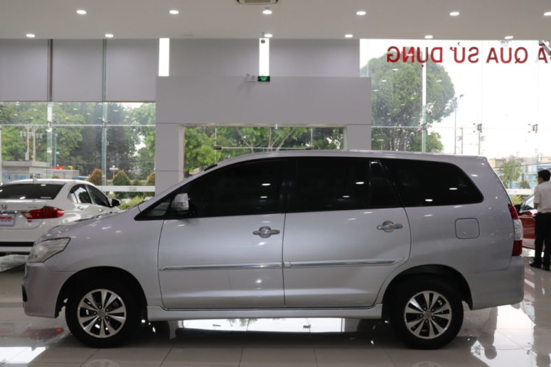 Toyota Innova E 2.0MT 2015 - 8