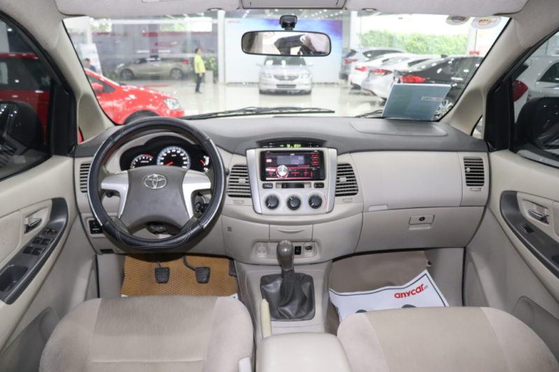 Toyota Innova E 2.0MT 2015 - 15