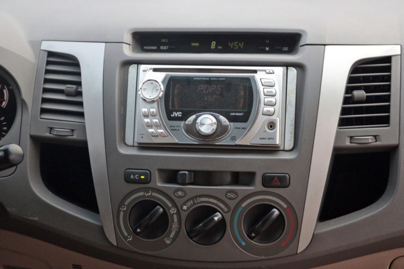 Toyota Fortuner 2.5MT 2009 - 14