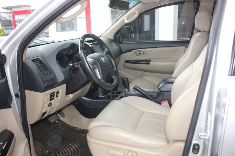 Toyota Fortuner 2.7AT 2014 - 6