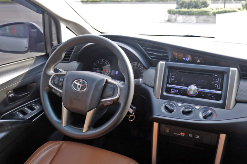 Toyota Innova E 2.0MT 2016 - 12