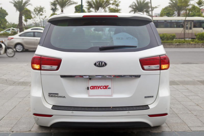 Kia Sedona 2.2AT 2016 - 6