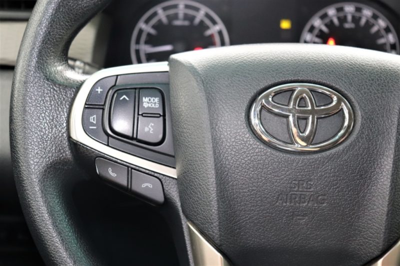 Toyota Innova E 2.0MT 2016 - 12