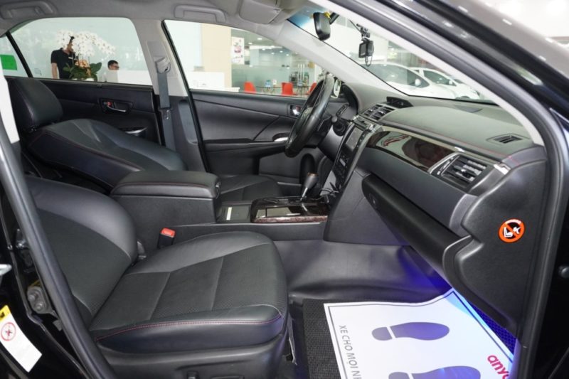 Toyota Camry Q 2.5AT 2015 - 25