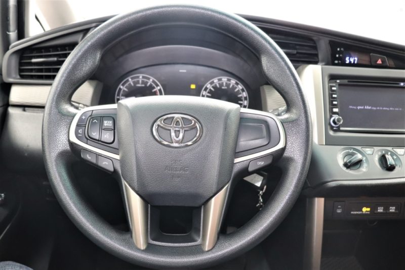 Toyota Innova E 2.0MT 2016 - 11